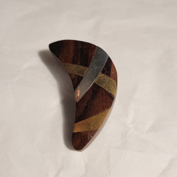 Vintage Wooden Brooch - Picture 1 of 8